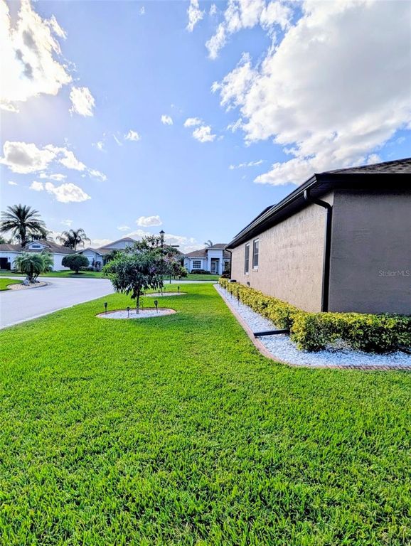 Image 56 of property listing at 5201 GREEN DRIVE, Winter Haven, FL 33884