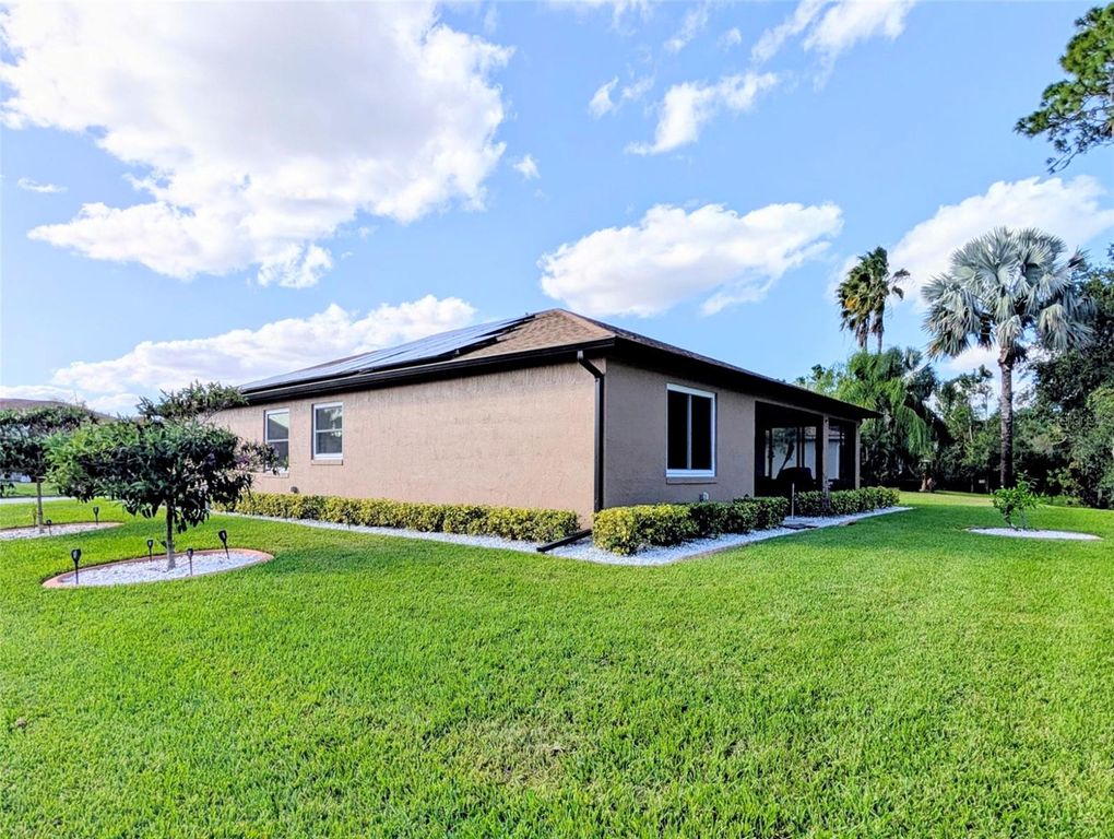 Image 57 of property listing at 5201 GREEN DRIVE, Winter Haven, FL 33884