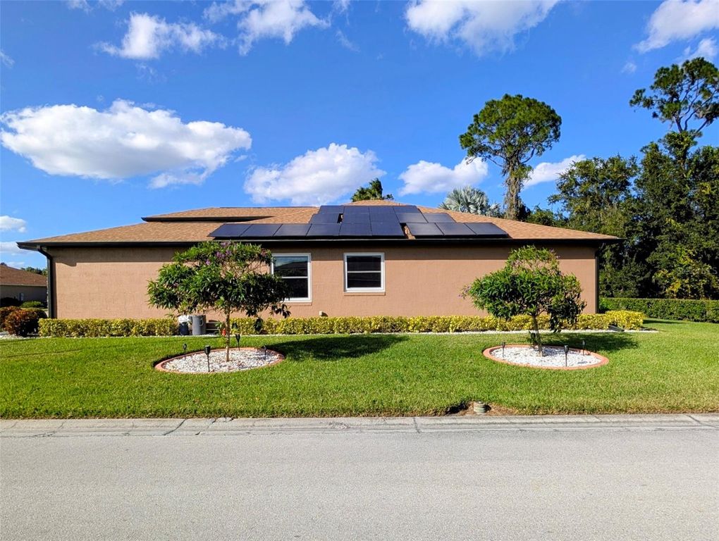 Image 59 of property listing at 5201 GREEN DRIVE, Winter Haven, FL 33884