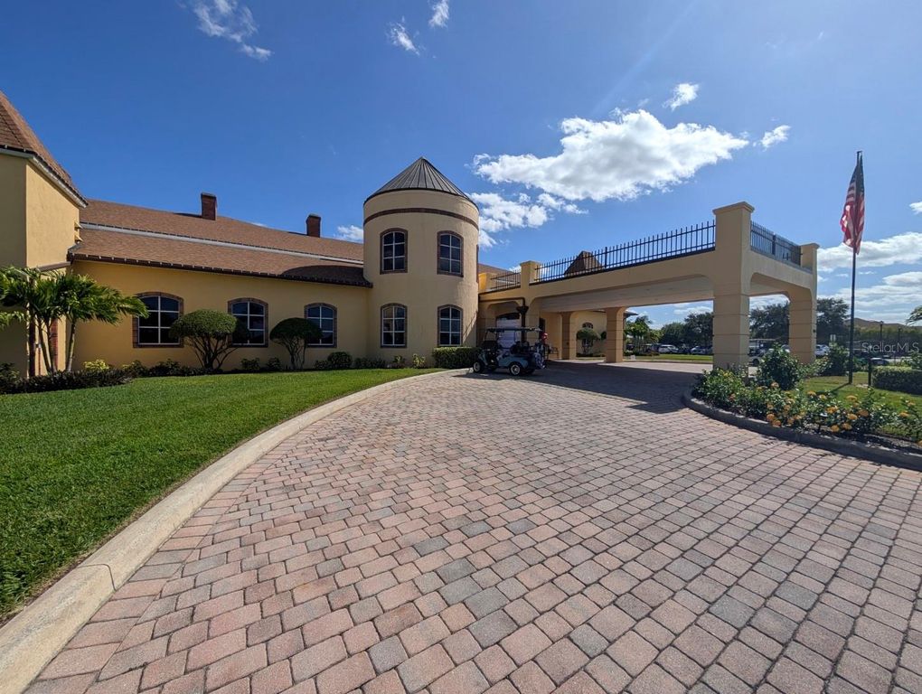 Image 63 of property listing at 5201 GREEN DRIVE, Winter Haven, FL 33884