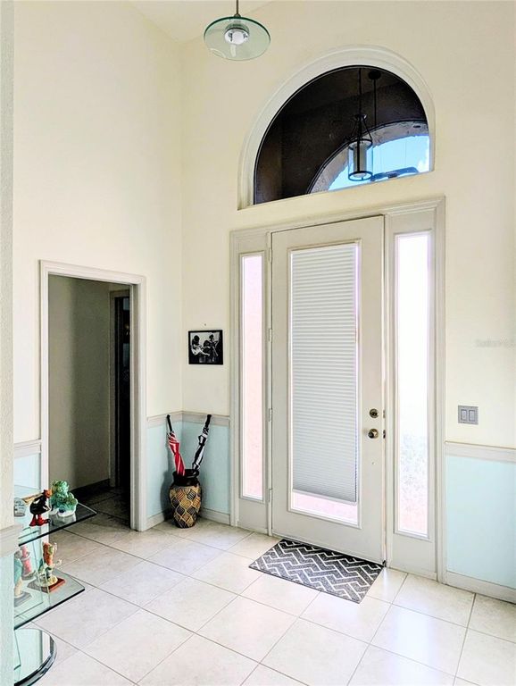 Image 8 of property listing at 5201 GREEN DRIVE, Winter Haven, FL 33884