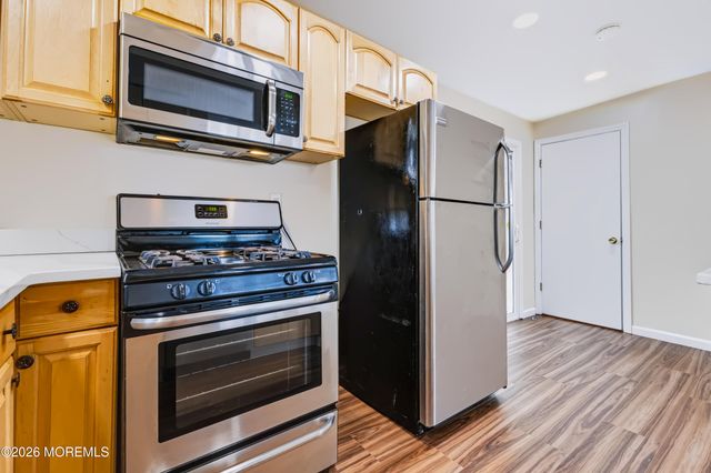 16 Creek Road, Keansburg, NJ 07734