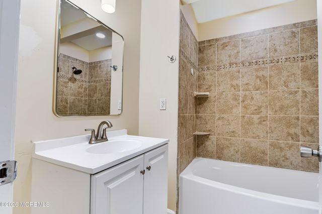 16 Creek Road, Keansburg, NJ 07734