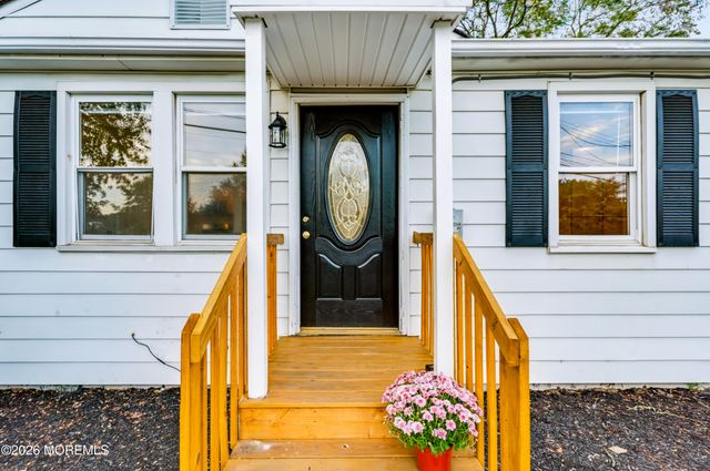 16 Creek Road, Keansburg, NJ 07734