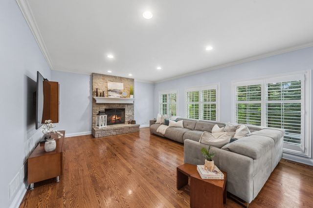 14965 Creekside Path, Libertyville, IL 60048