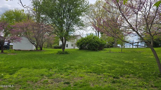 1265 S Schodack Road, Schodack, NY 12033