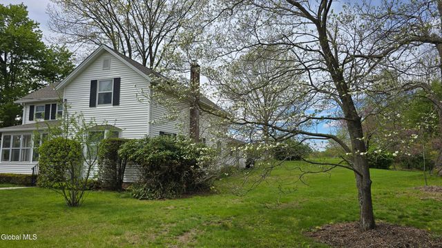 1265 S Schodack Road, Schodack, NY 12033
