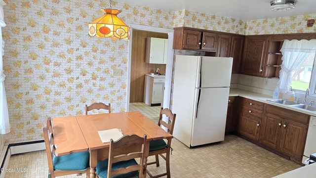 1265 S Schodack Road, Schodack, NY 12033