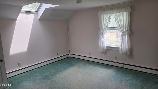 1265 S Schodack Road, Schodack, NY 12033