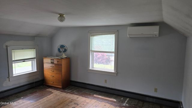 1265 S Schodack Road, Schodack, NY 12033