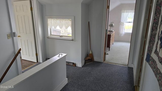 1265 S Schodack Road, Schodack, NY 12033