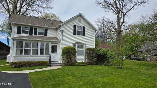 1265 S Schodack Road, Schodack, NY 12033