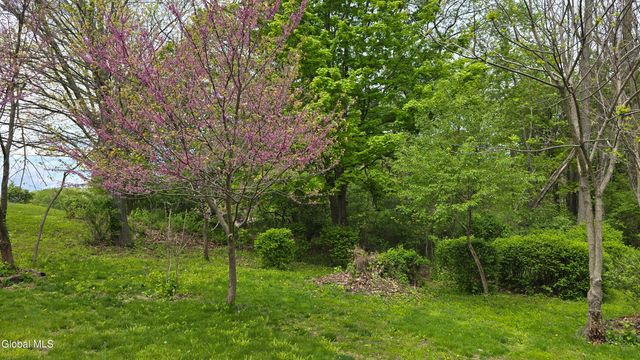 1265 S Schodack Road, Schodack, NY 12033