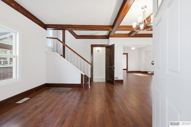 2202 Pinkney Street, Omaha, NE 68110