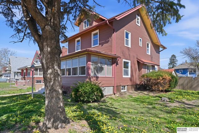 2202 Pinkney Street, Omaha, NE 68110