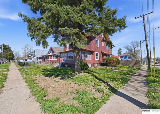2202 Pinkney Street, Omaha, NE 68110