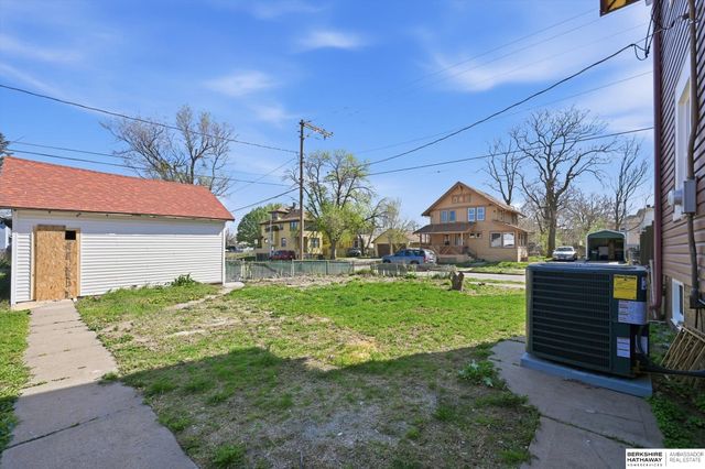 2202 Pinkney Street, Omaha, NE 68110