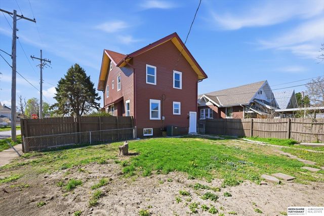 2202 Pinkney Street, Omaha, NE 68110