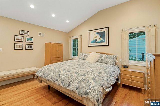 195 Overlook Place, Mahwah, NJ 07430