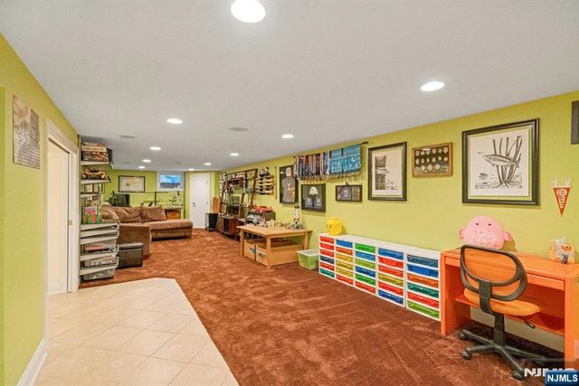 195 Overlook Place, Mahwah, NJ 07430