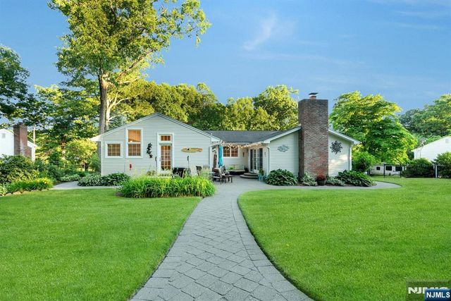 195 Overlook Place, Mahwah, NJ 07430