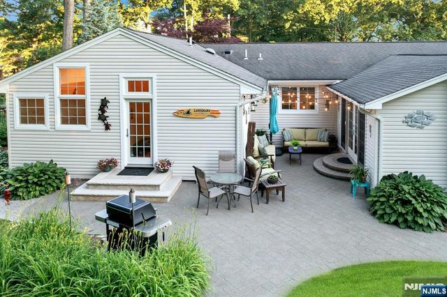 195 Overlook Place, Mahwah, NJ 07430