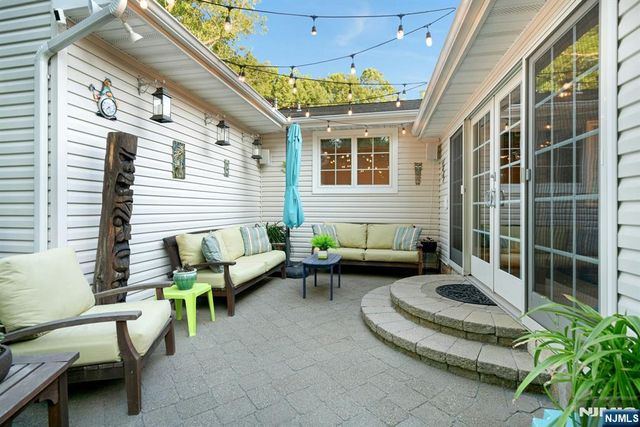 195 Overlook Place, Mahwah, NJ 07430
