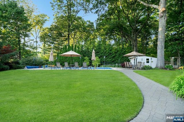 195 Overlook Place, Mahwah, NJ 07430