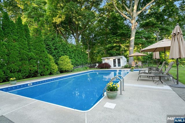 195 Overlook Place, Mahwah, NJ 07430