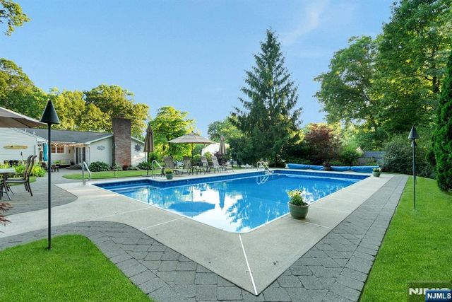 195 Overlook Place, Mahwah, NJ 07430