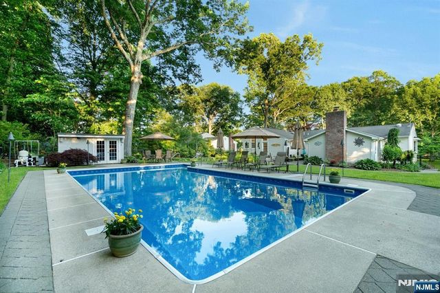 195 Overlook Place, Mahwah, NJ 07430
