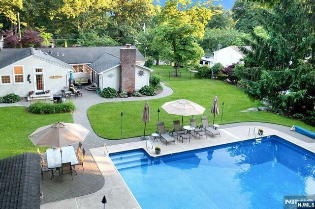 195 Overlook Place, Mahwah, NJ 07430
