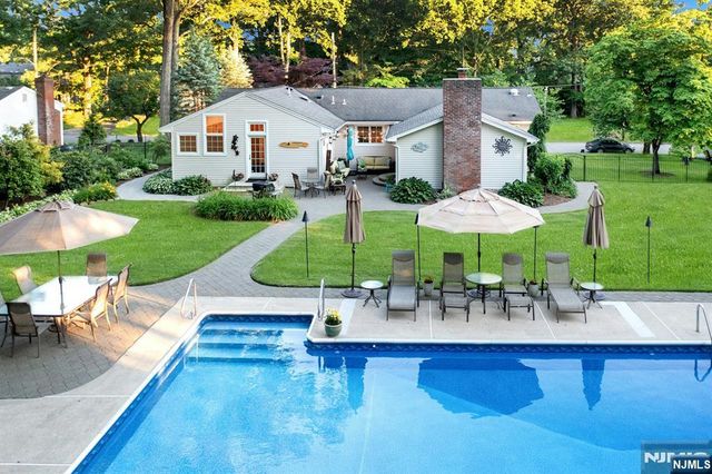195 Overlook Place, Mahwah, NJ 07430