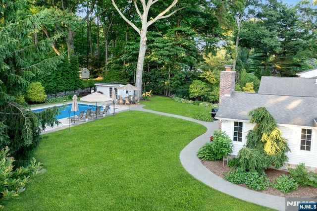 195 Overlook Place, Mahwah, NJ 07430