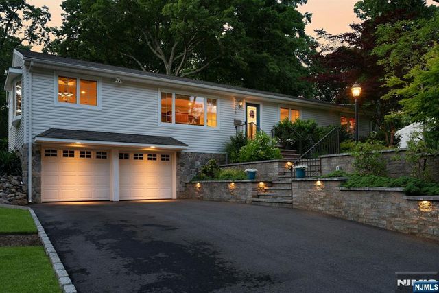 195 Overlook Place, Mahwah, NJ 07430