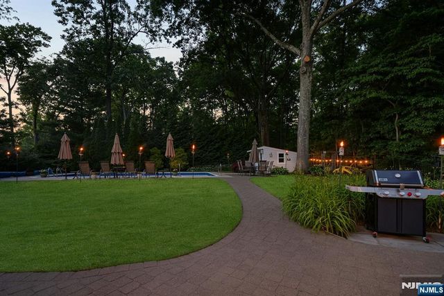 195 Overlook Place, Mahwah, NJ 07430