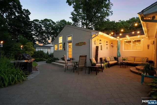 195 Overlook Place, Mahwah, NJ 07430