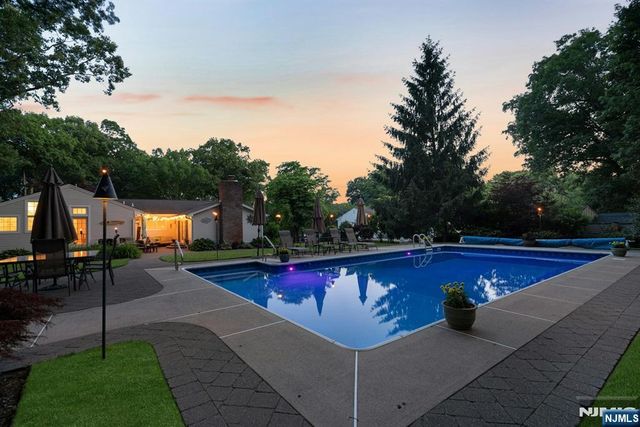 195 Overlook Place, Mahwah, NJ 07430
