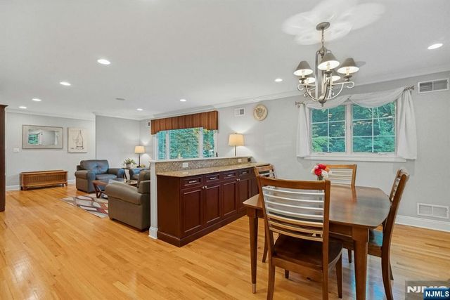 195 Overlook Place, Mahwah, NJ 07430
