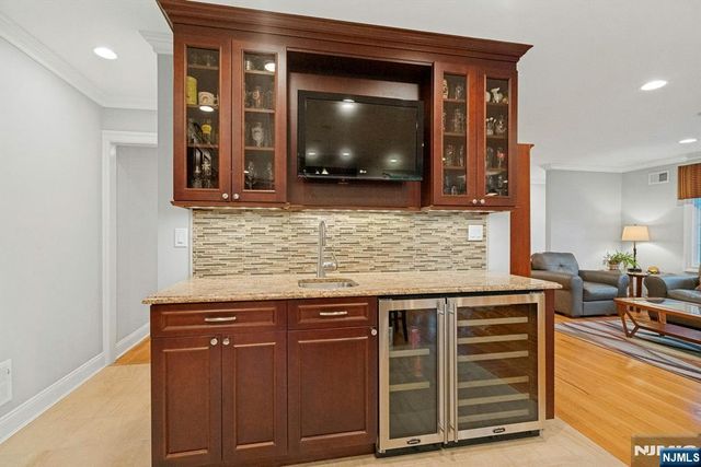 195 Overlook Place, Mahwah, NJ 07430