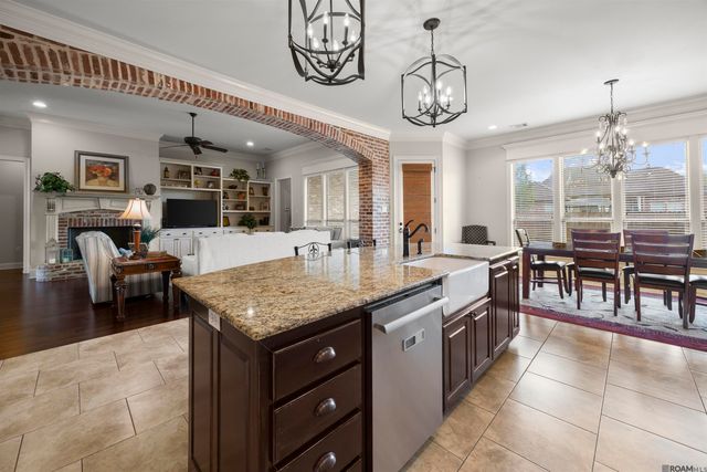 18379 Hidden Ridge Ct, Prairieville, LA 70769