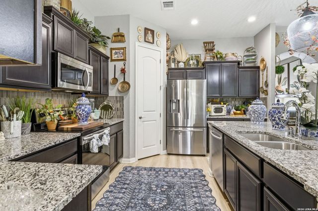 238 Iron Gate, Pleasanton, TX 78064