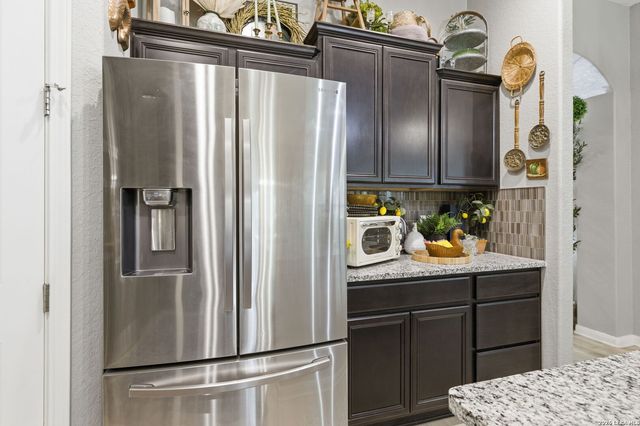 238 Iron Gate, Pleasanton, TX 78064