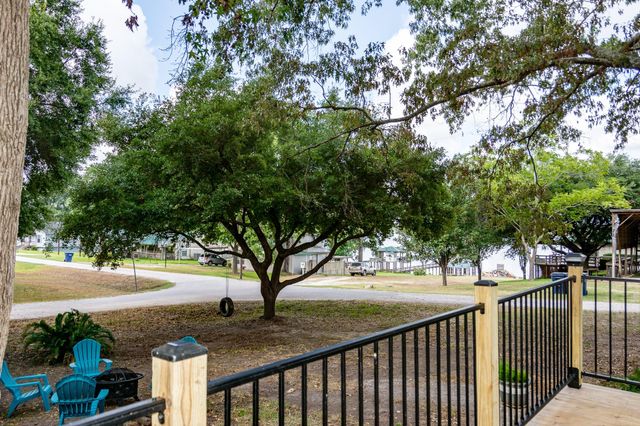 110 N Bailey Street, Trinity, TX 75862