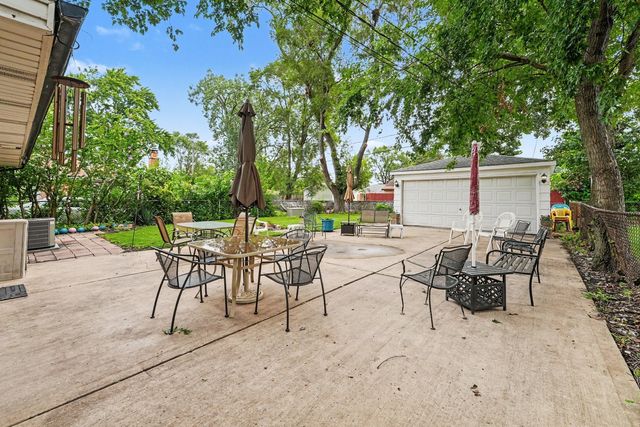 17333 Lorenz Avenue, Lansing, IL 60438