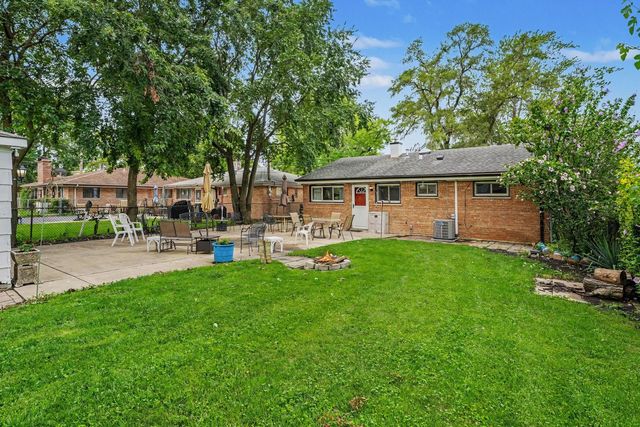 17333 Lorenz Avenue, Lansing, IL 60438