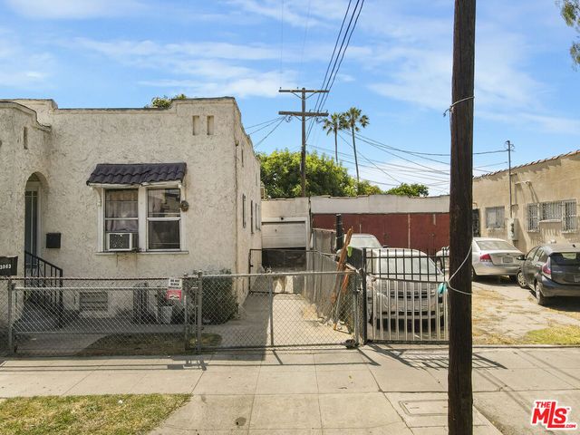 2001 Browning Boulevard, Los Angeles, CA 90062