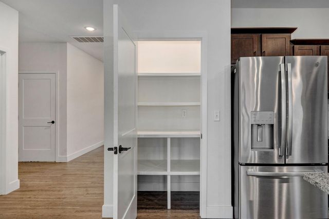 5955 S Farm Road 163 106, Springfield, MO 65810