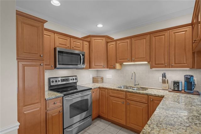 200 Roger Williams Avenue 109, East Providence, RI 02916