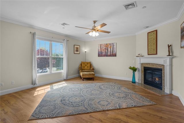 200 Roger Williams Avenue 109, East Providence, RI 02916